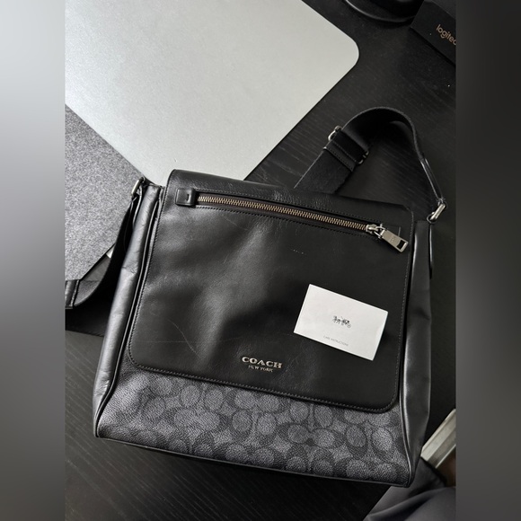 Coach Houston Messenger Bag in Signature Canvas - Picture 4 of 4